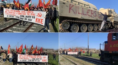 Activistas comunistas griegos detienen un tren con tanques estadounidenses que iban a Bulgaria