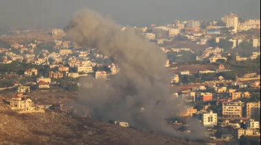 Israel bombardea 800 objetivos de Hezbolá en Líbano, dejando 356 muertos